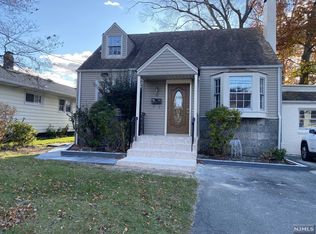 251 Spring Valley Ave, Hackensack, NJ 07601