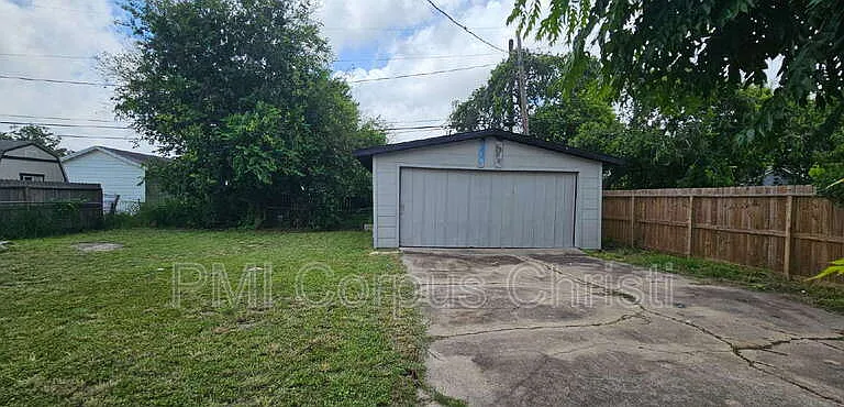 638 Sharon Dr — Photo 17