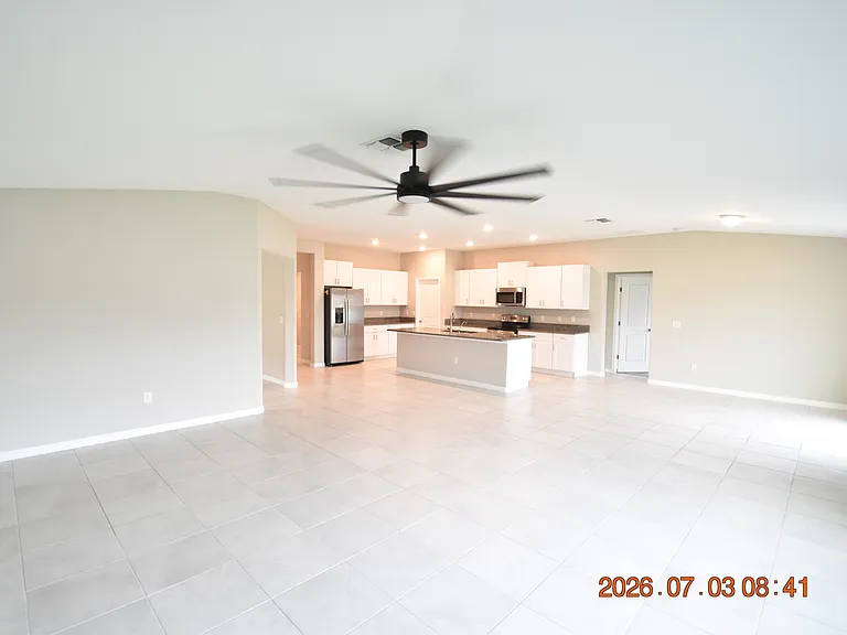 3507 N Maryland Ave — Photo 8