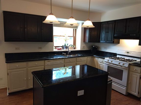 2nd image of 330 Indianwood Ln