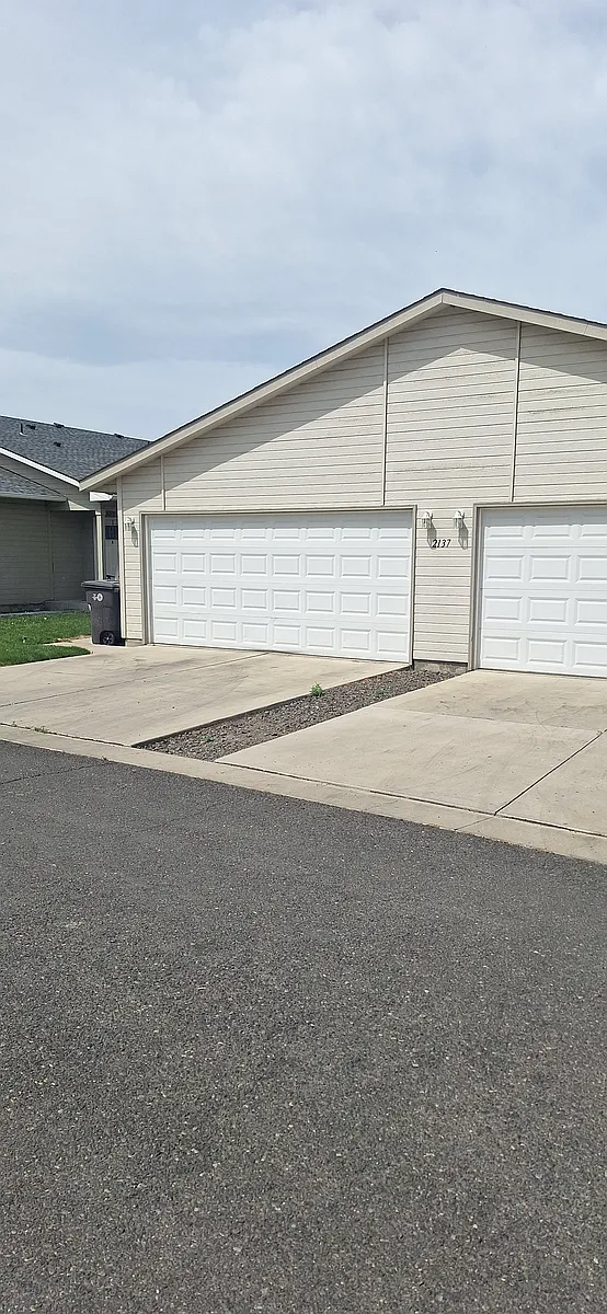 Building Photo - 2137 S 65th Ave #1