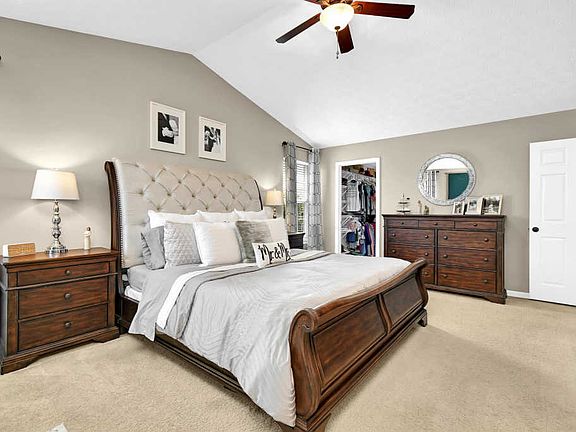 3rd image of 172 Blakemore Dr