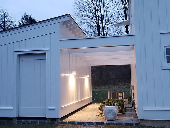 Exterior walkway.jpg