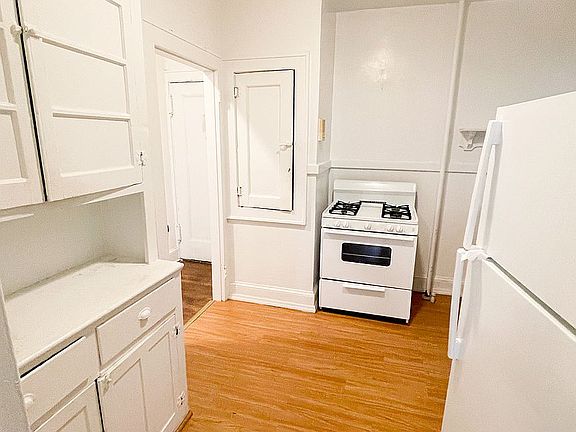 4th image of 21-42 28th St #B1
