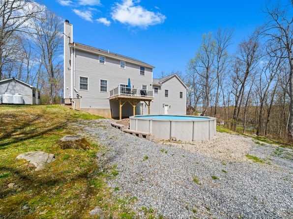 15 Perry Ln, Oxford, CT 06478
