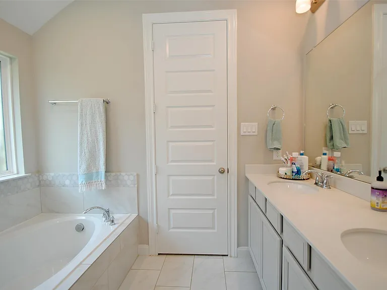 24818 Harvest Elm Ct — Photo 32