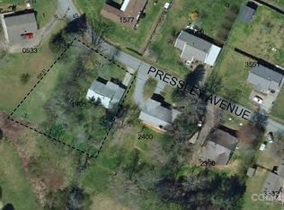 36 Pressley Ave, Brevard, NC 28712