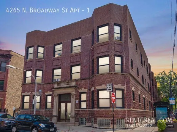 4265 N Broadway St APT 1, Chicago, IL 60613