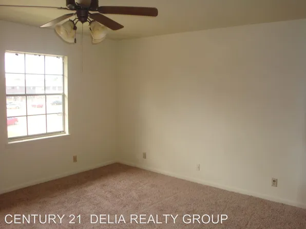 305 Green Briar St, Deridder, LA 70634