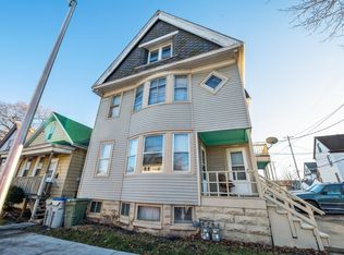 1209 W Rogers St, Milwaukee, WI 53204