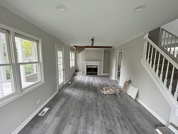 3rd image of 213 E North End Ave