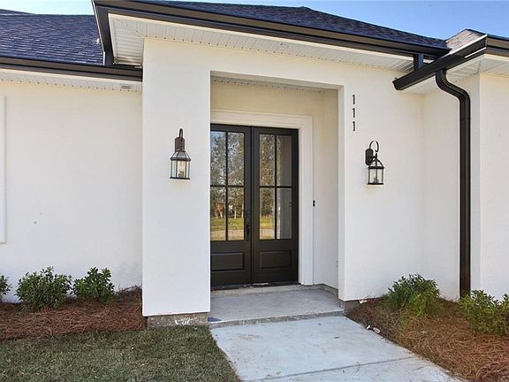 3rd image of 111 Saint Joan Dr