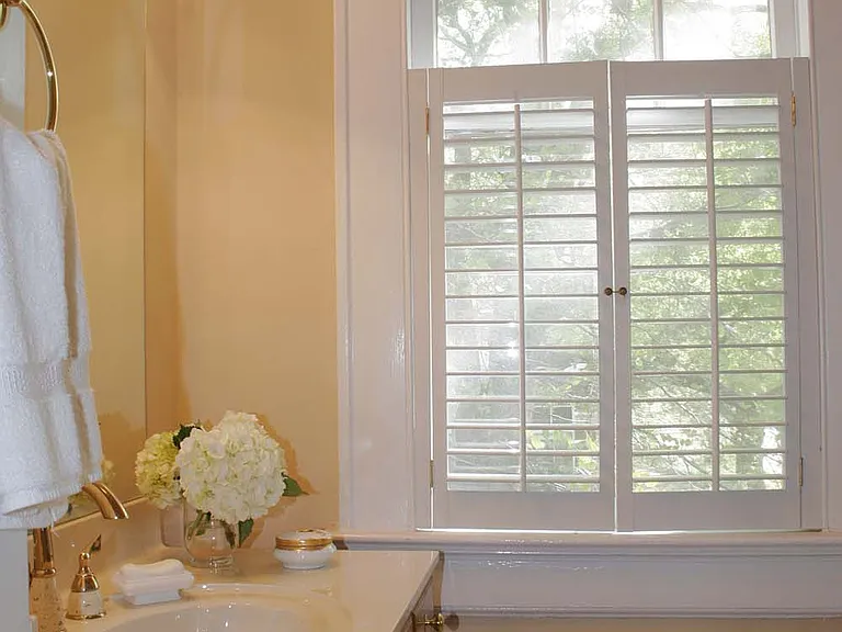 ENSUITE MASTER BATH