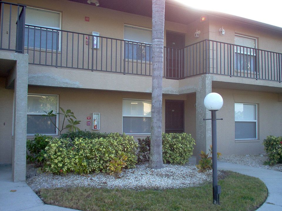 1st image of 5725 Foxlake Dr APT 4