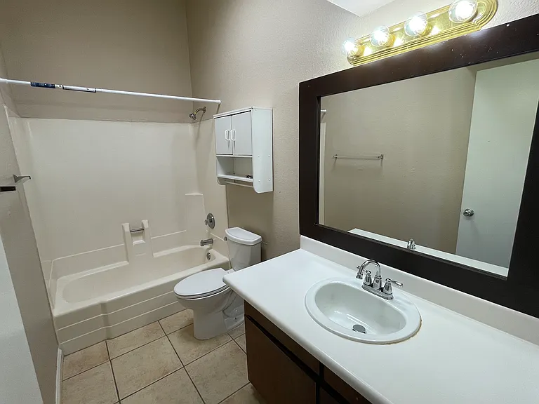 2 bedroom, 1 bath apartment in Apache Junction! — Photo 14