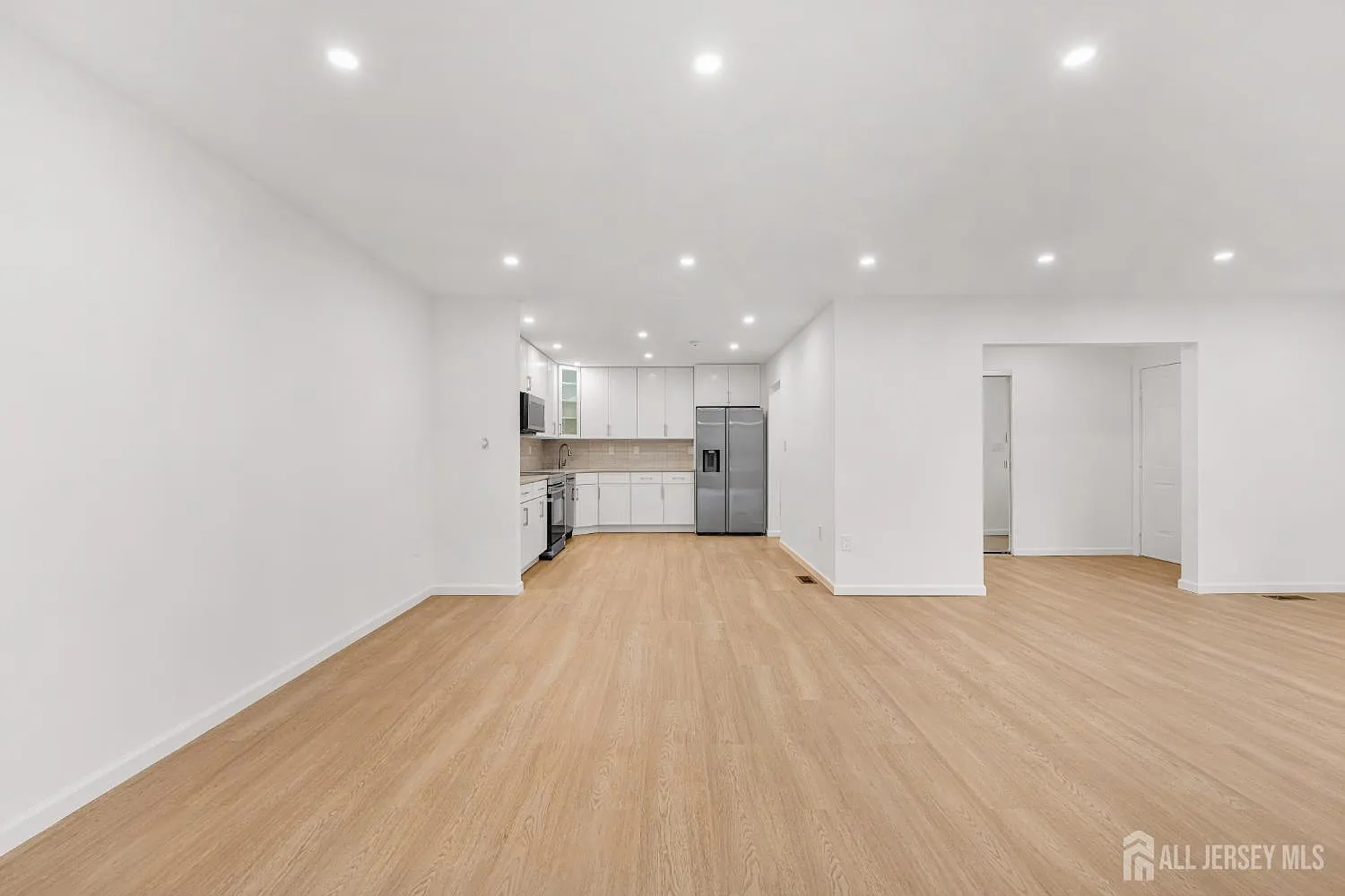 2 bed, 2.0 bath, $3,000 — Photo 3