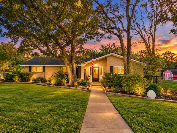 1800 W Hull St, Denison, TX 75020