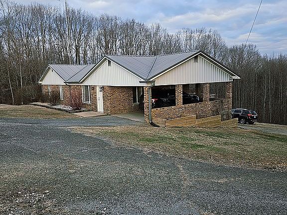 2nd image of 965 Sugar Grove Rd