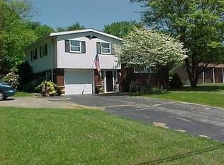 2889 River Rd, Ellwood City, PA 16117