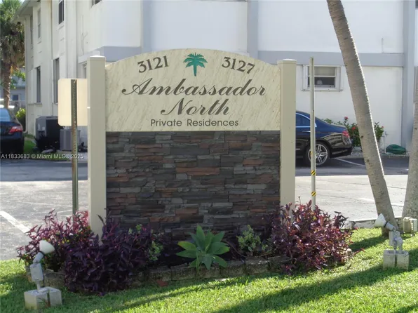 3127 S Ocean Dr APT 120, Hallandale, FL 33009