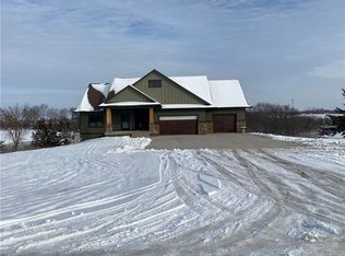 2081 226th Ct, Winterset, IA 50273