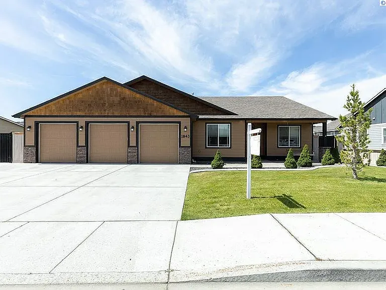 1843 Sagewood Loop — Photo 1