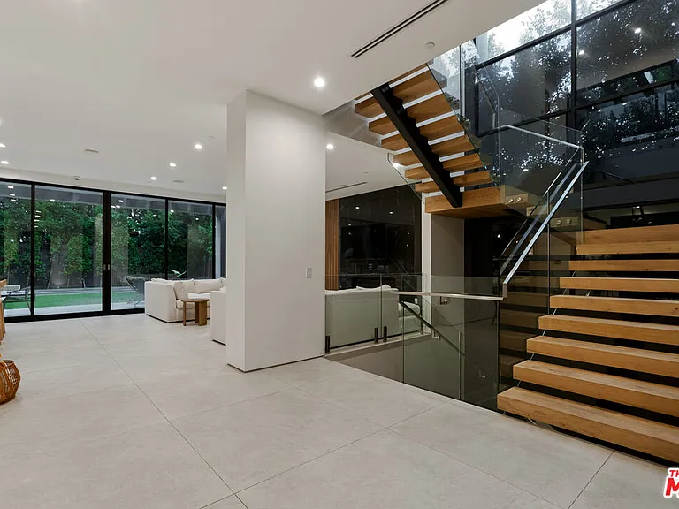 356 N La Jolla Ave — Photo 16