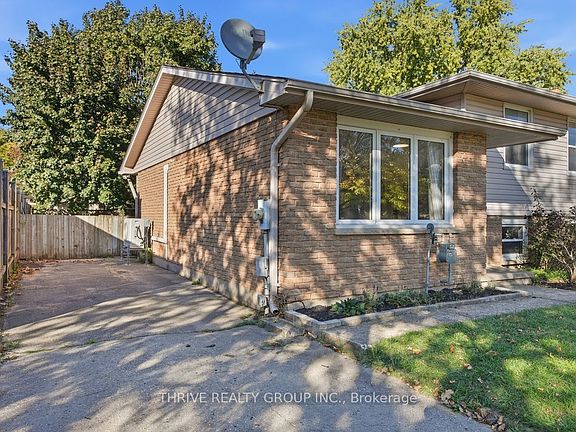2nd image of 3 Parcreek Pl