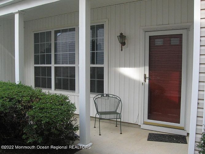 1st image of 517 Skylark Dr #517