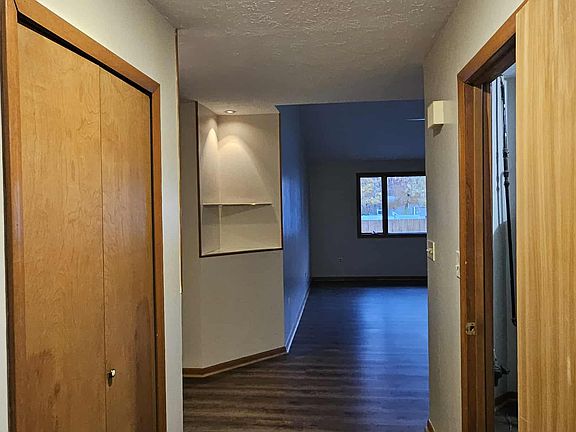 3rd image of 468 Topaz Ln