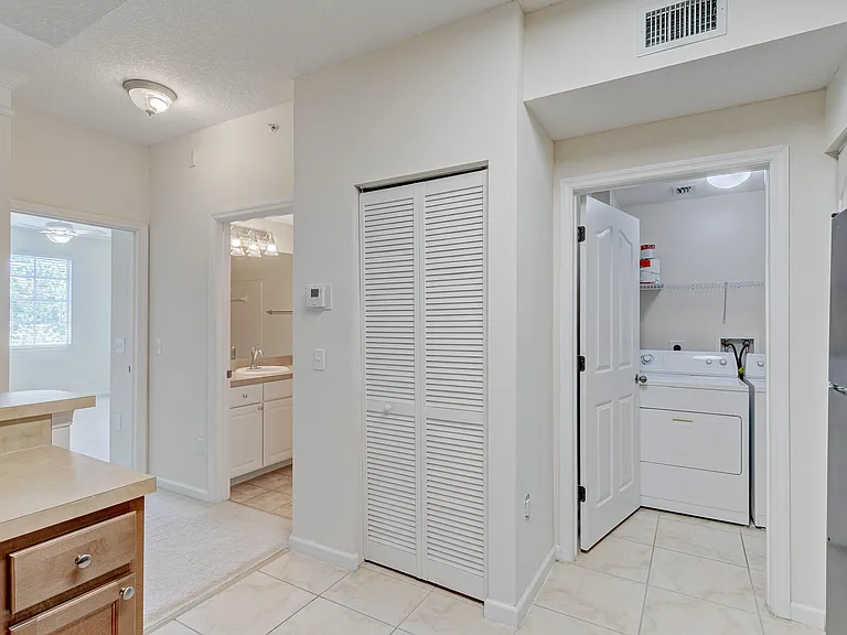 9303 Myrtlewood Cir W — Photo 18