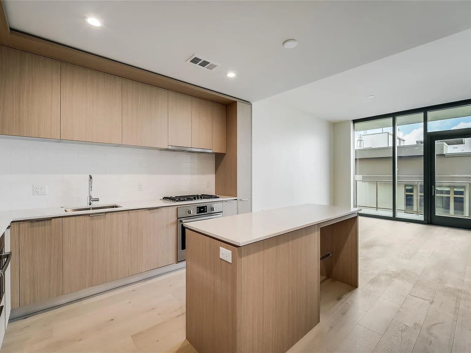 1 bed, 1.0 bath, 633 sqft, $2,900 — Photo 3