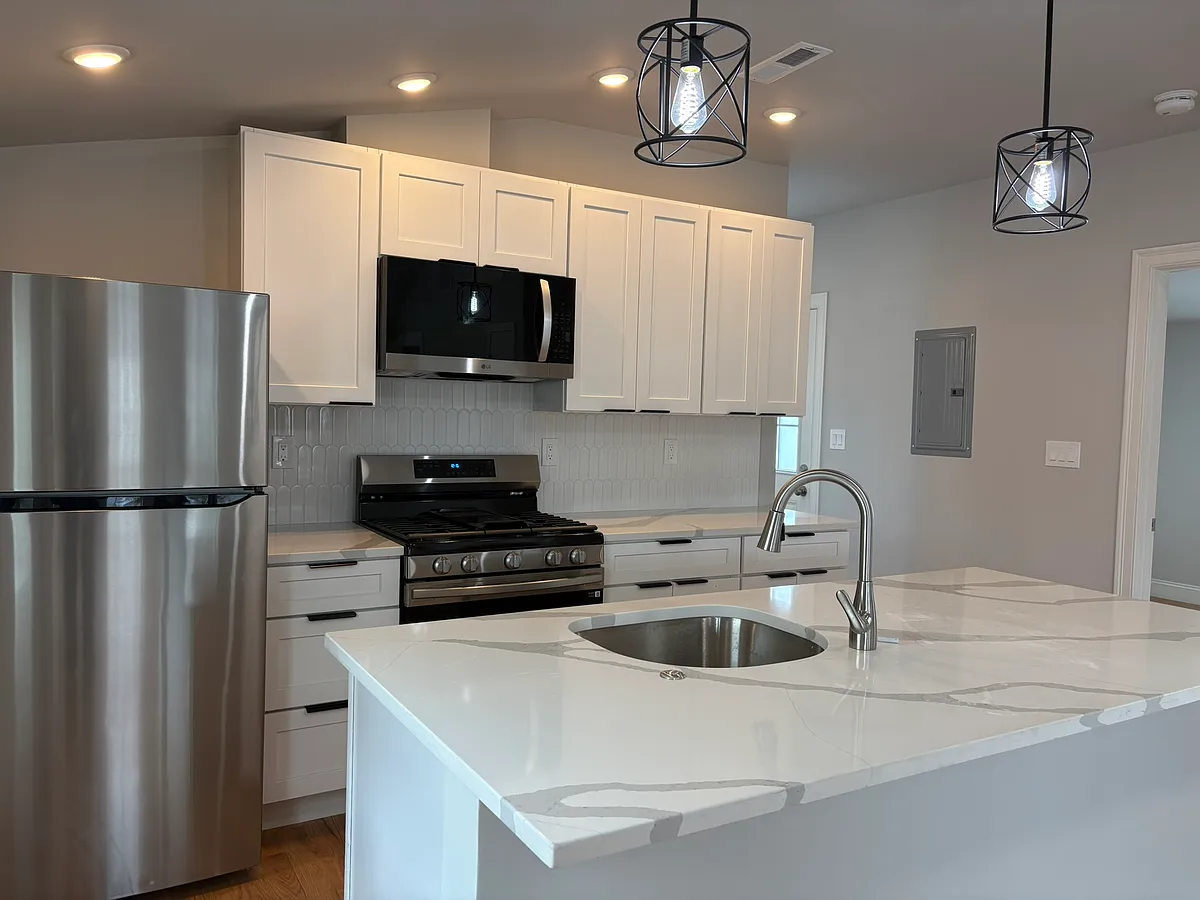 Building Photo - 253 Salem St #2