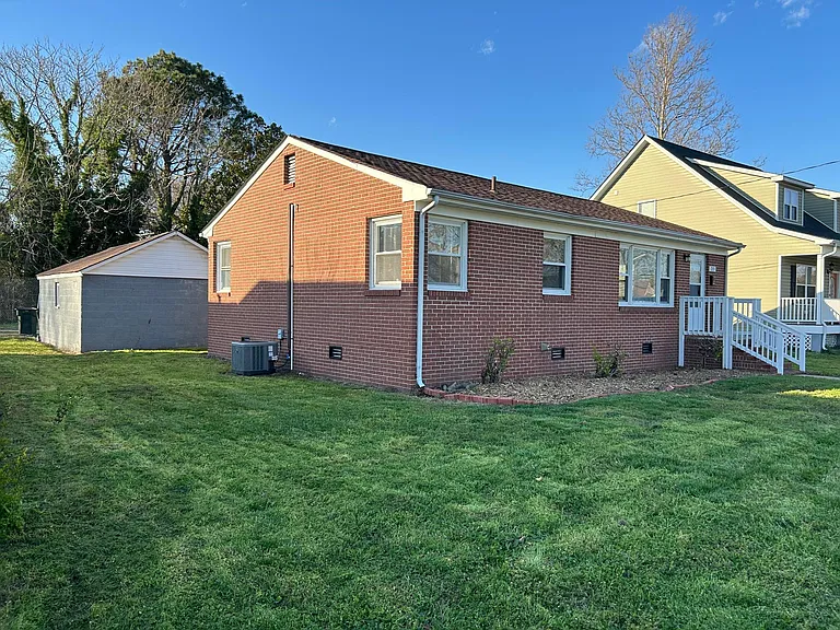 1203 N Mallory St — Photo 22