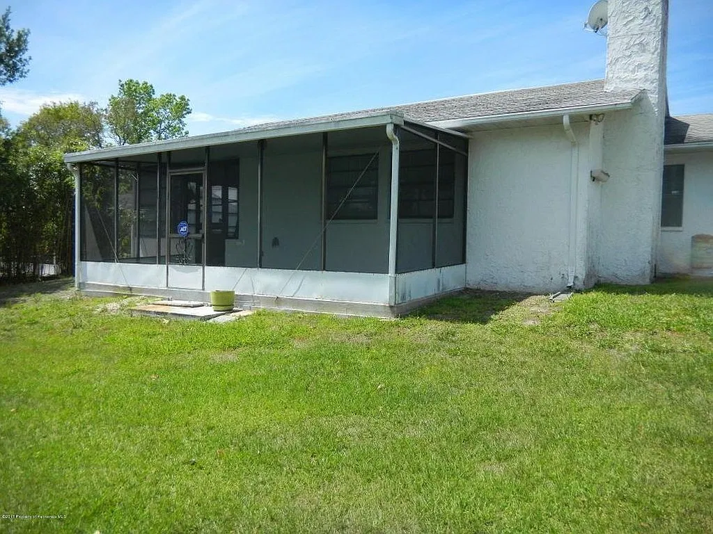 3 bed, 1750 sqft, $1,985 — Photo 2