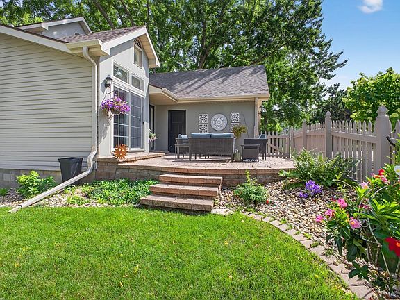 3rd image of 2513 Aspen Ln SW