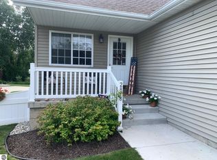 2818 Weatherwood St, Mount Pleasant, MI 48858