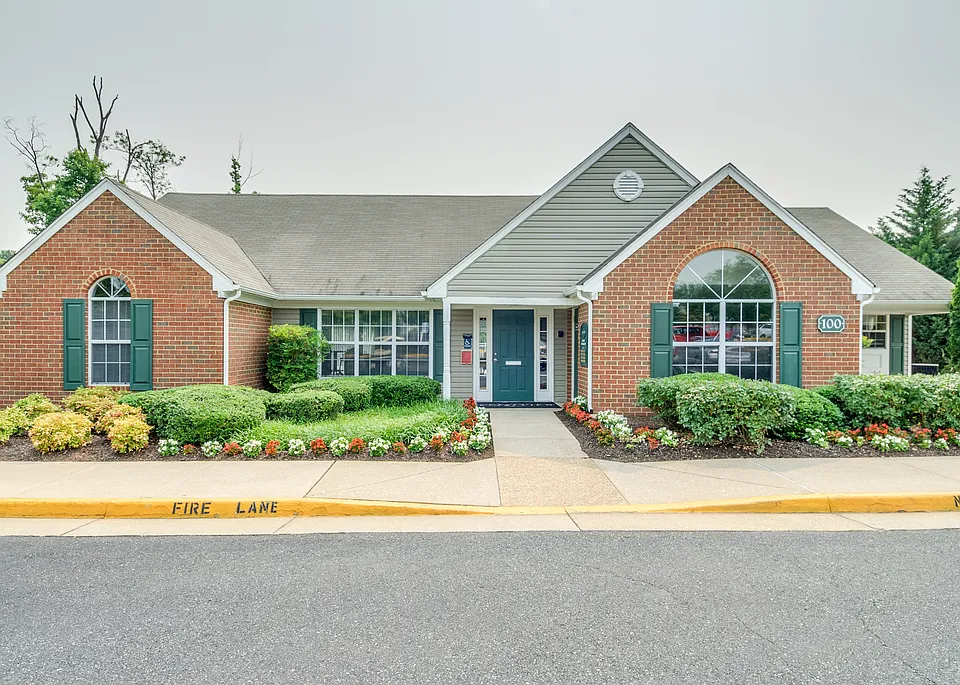 Crestview Apartments