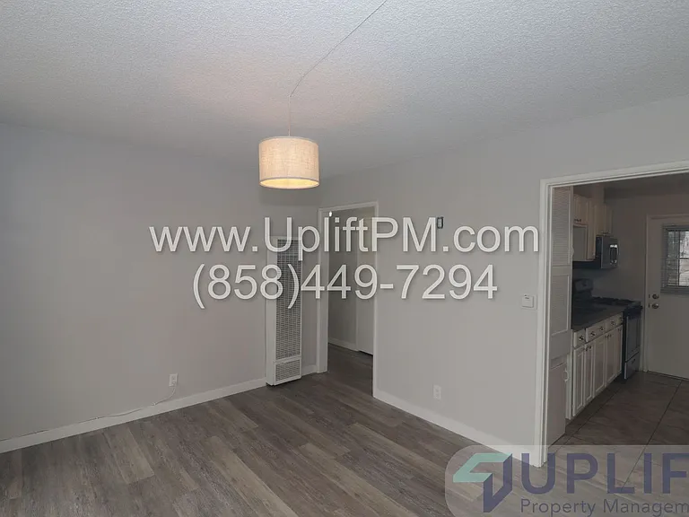 4833 Castle Ave — Photo 30