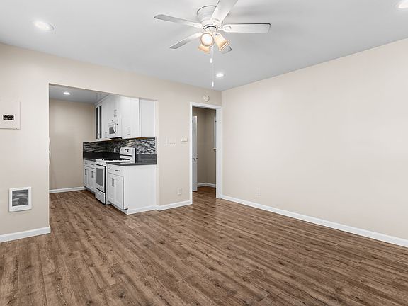 3rd image of 1460 Gaviota Ave APT 1