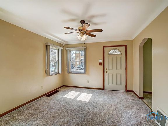 4th image of 701 Raymer Blvd