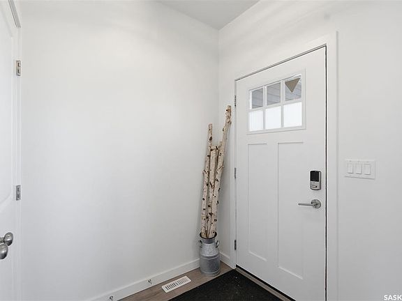 4th image of 520 Brighton GATE