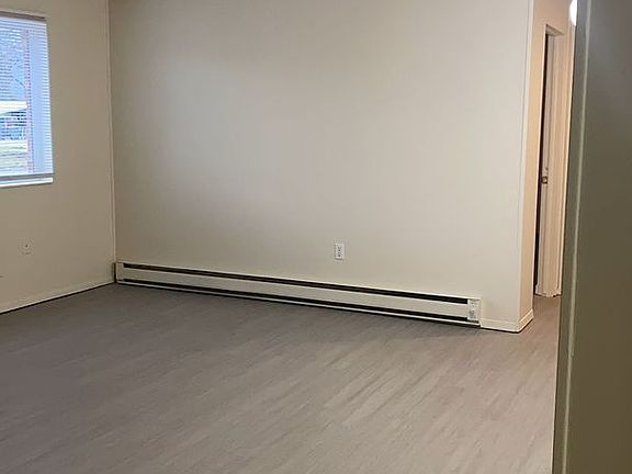 5th image of 1108 W Clay Ave #2