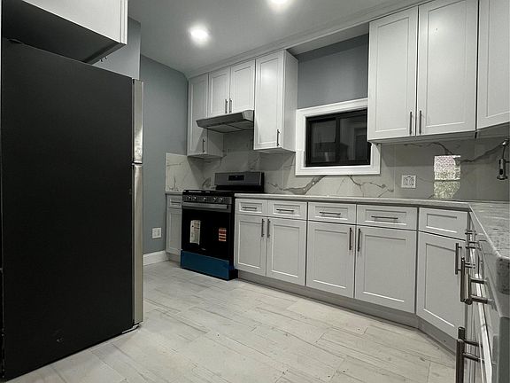 2nd image of 3294 Hull Ave #3