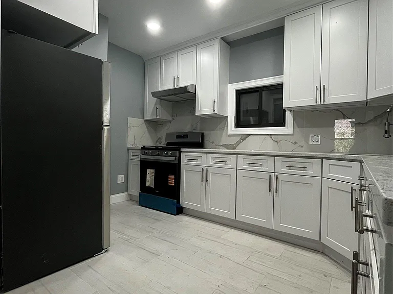3294 Hull Ave #3 — Photo 2
