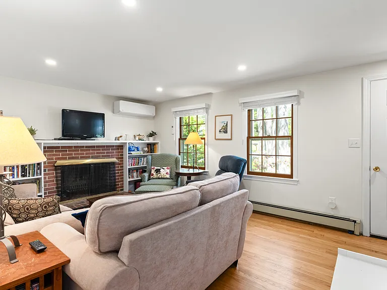 88 Anderson Ave — Photo 15