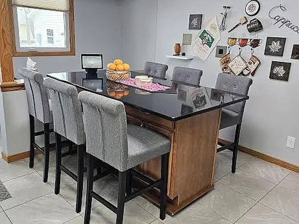 204 Lincoln Ave N, Finley, ND 58230