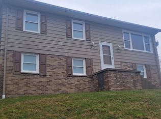 202 Hinton Ter, Charleston, WV 25301