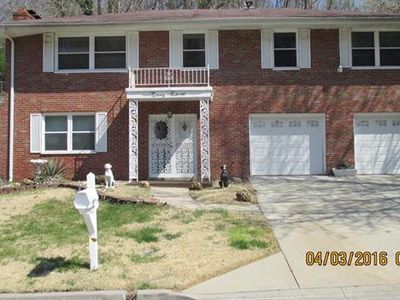 9011 De Boupre St, East Saint Louis, IL, 62203