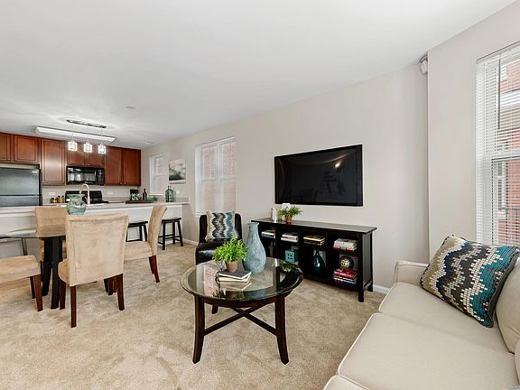 3rd image of 1115 N Crosby St #2